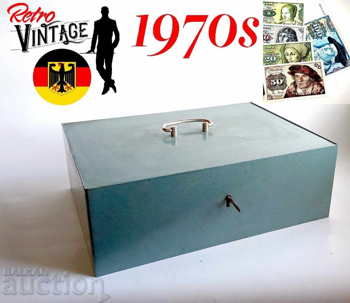 Μεγάλο Μεταλλικό χρηματοκιβώτιο - θησαυροφυλάκιο με τιμή 125.00 BGN | € 63.91 Μεγάλο Μεταλλικό χρηματοκιβώτιο - θησαυροφυλάκιο με τιμή 125.00 BGN | € 63.91