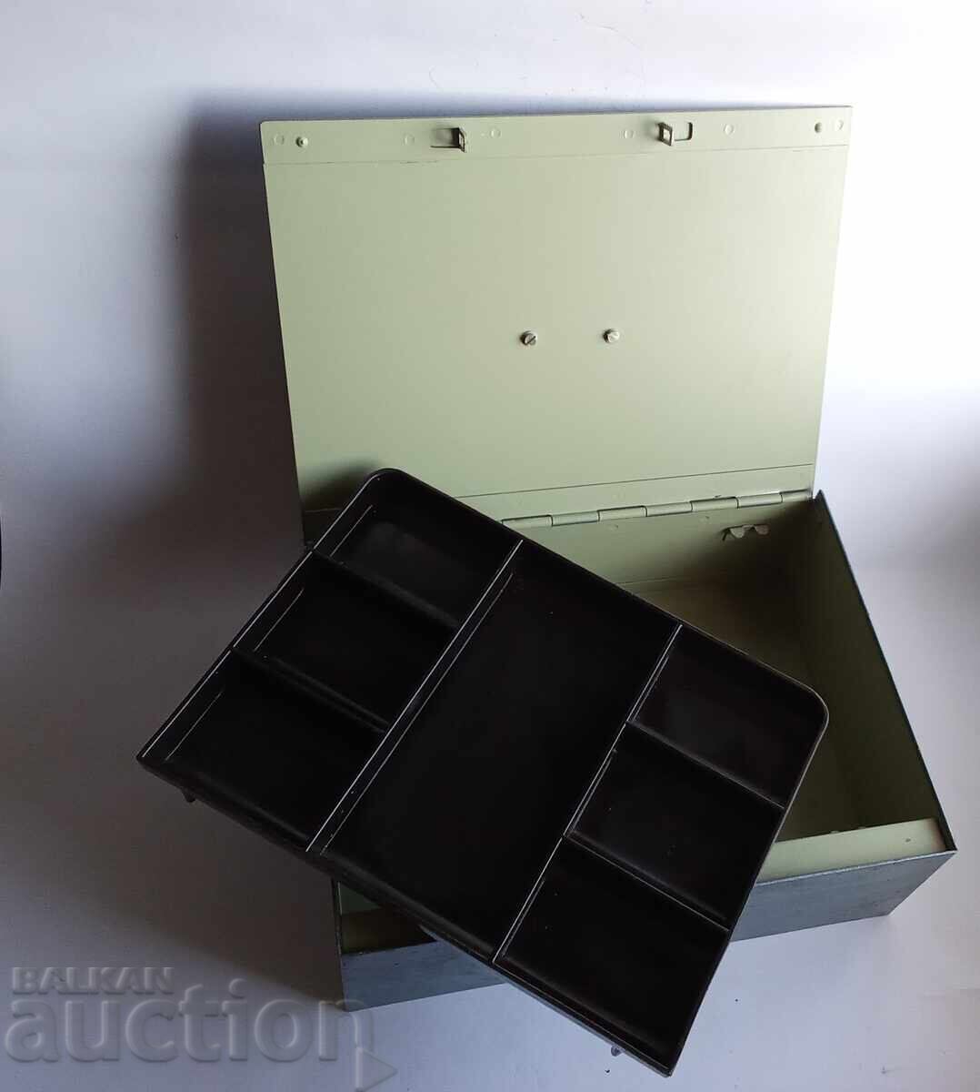 Παράδοση Μεγάλο Μεταλλικό χρηματοκιβώτιο - θησαυροφυλάκιο Παράδοση Μεγάλο Μεταλλικό χρηματοκιβώτιο - θησαυροφυλάκιο