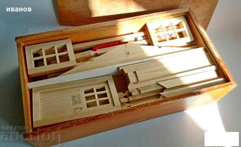 Auction Mini wooden house - company model Auction Mini wooden house - company model