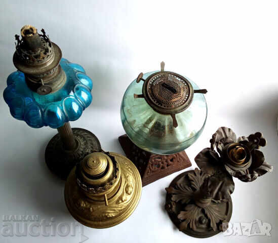 Delivery of Old gas lamps and other items