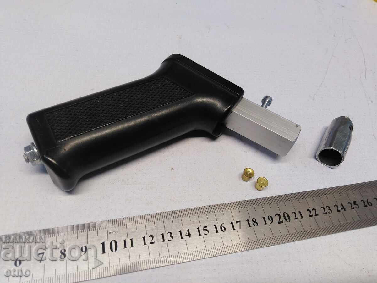 Auction  Firecracker, Dog Chaser with Hunting Caps, Wasp, Rocket