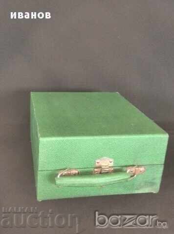 Licitație Set de melamină vintage, trusă de picnic din anii '60