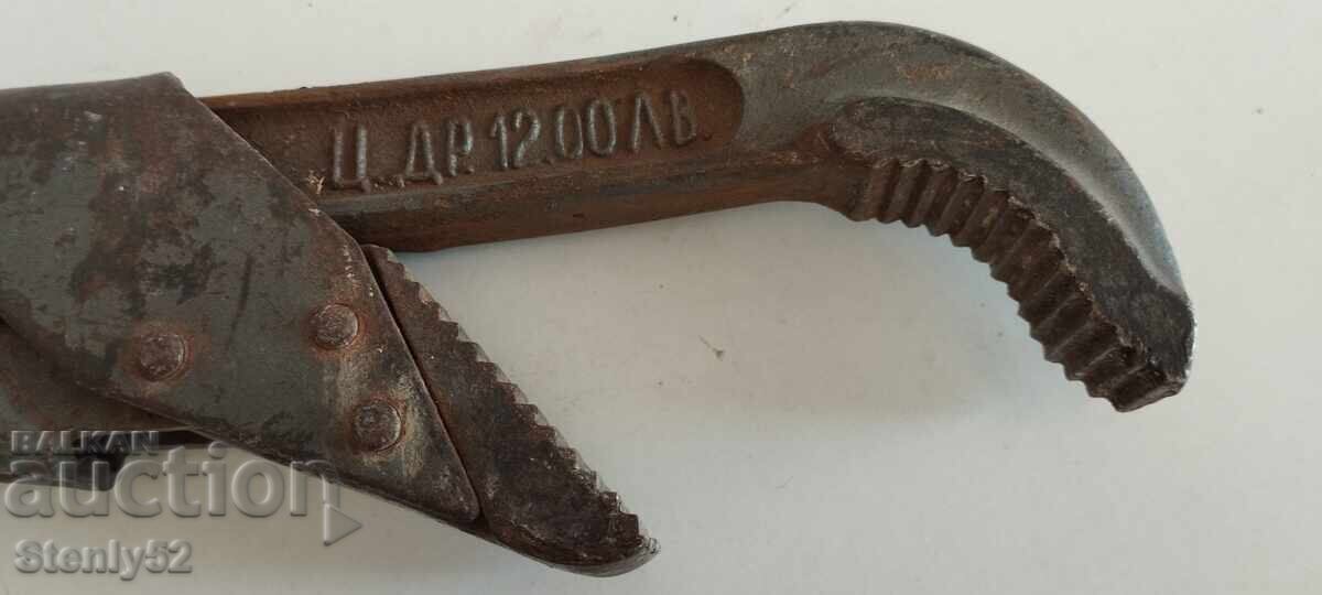 Δημοπρασία Παλιό γαλλικό κλειδί από την Σοσιαλισμό