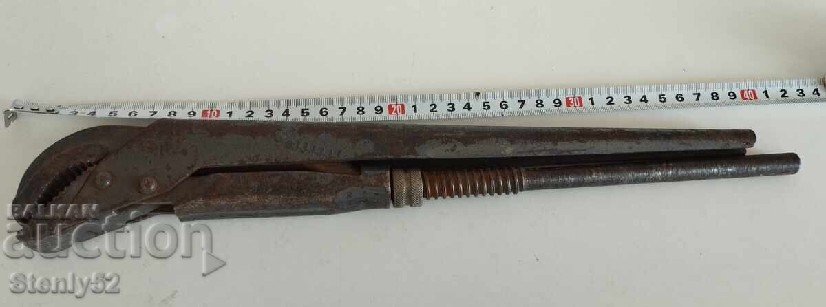 Cheie de țeavă veche din epoca socialistă