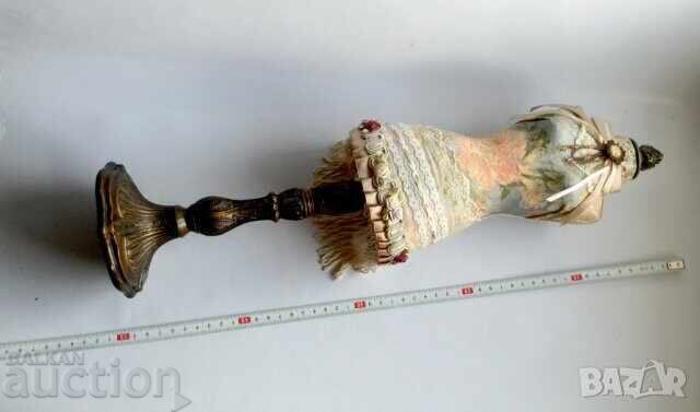 Manechin de 50 cm, formă de rochie, decorat manual cu preț € 35.00 | 68.45 BGN