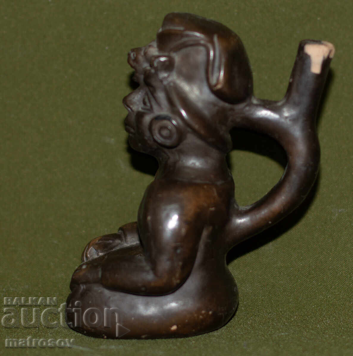 Декоративна ръчно изработена керамична статуетка с цена 100.00 лв. | € 51.13 Декоративна ръчно изработена керамична статуетка с цена 100.00 лв. | € 51.13