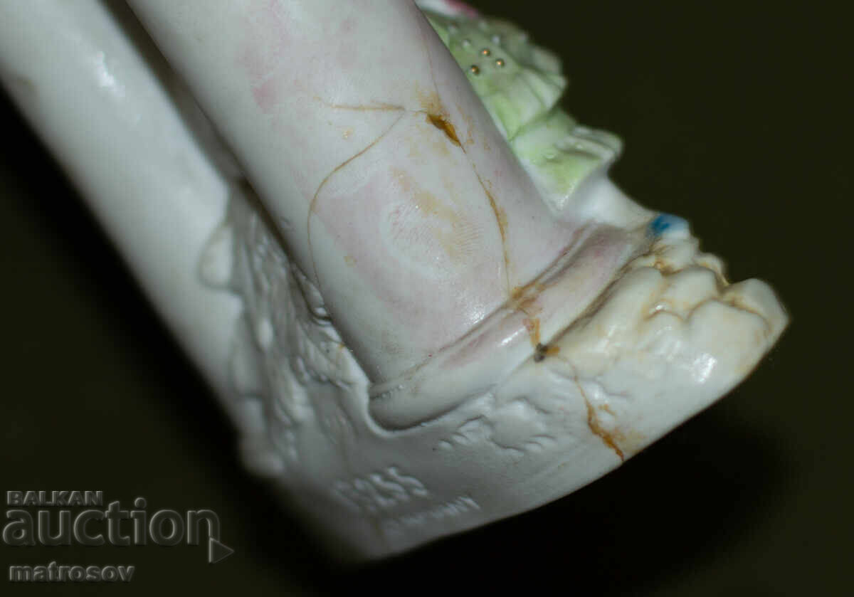 Decorative ceramic figurine of a woman - 5