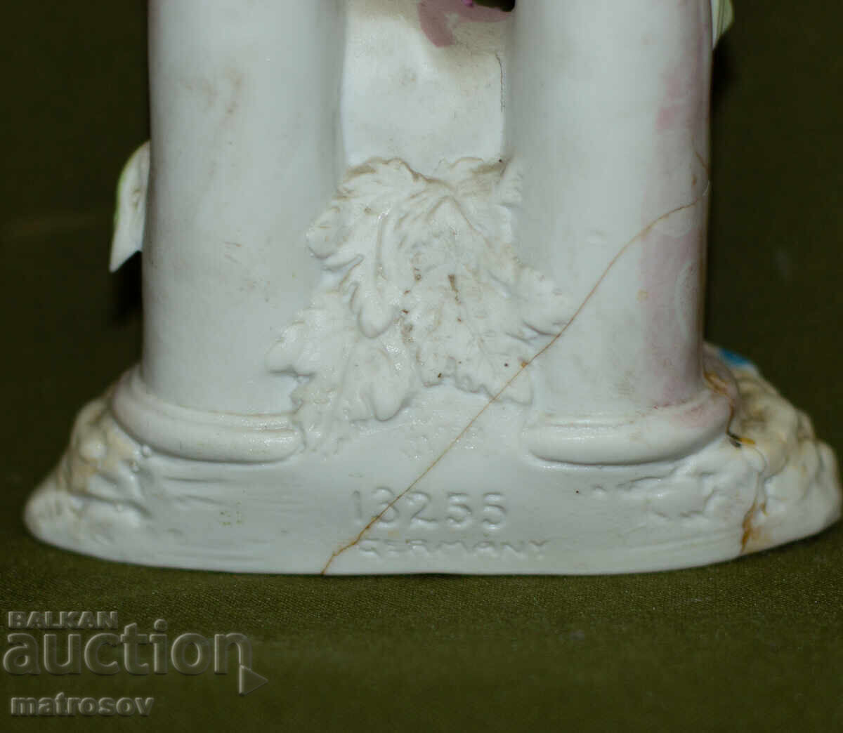 Decorative ceramic figurine of a woman - 7