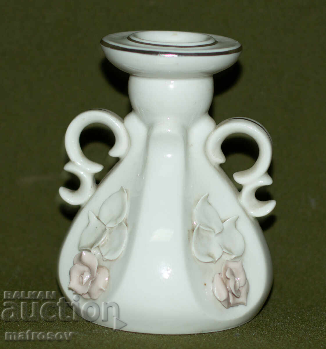 Sfeșnic din porțelan cu motive florale Sfeșnic din porțelan cu motive florale