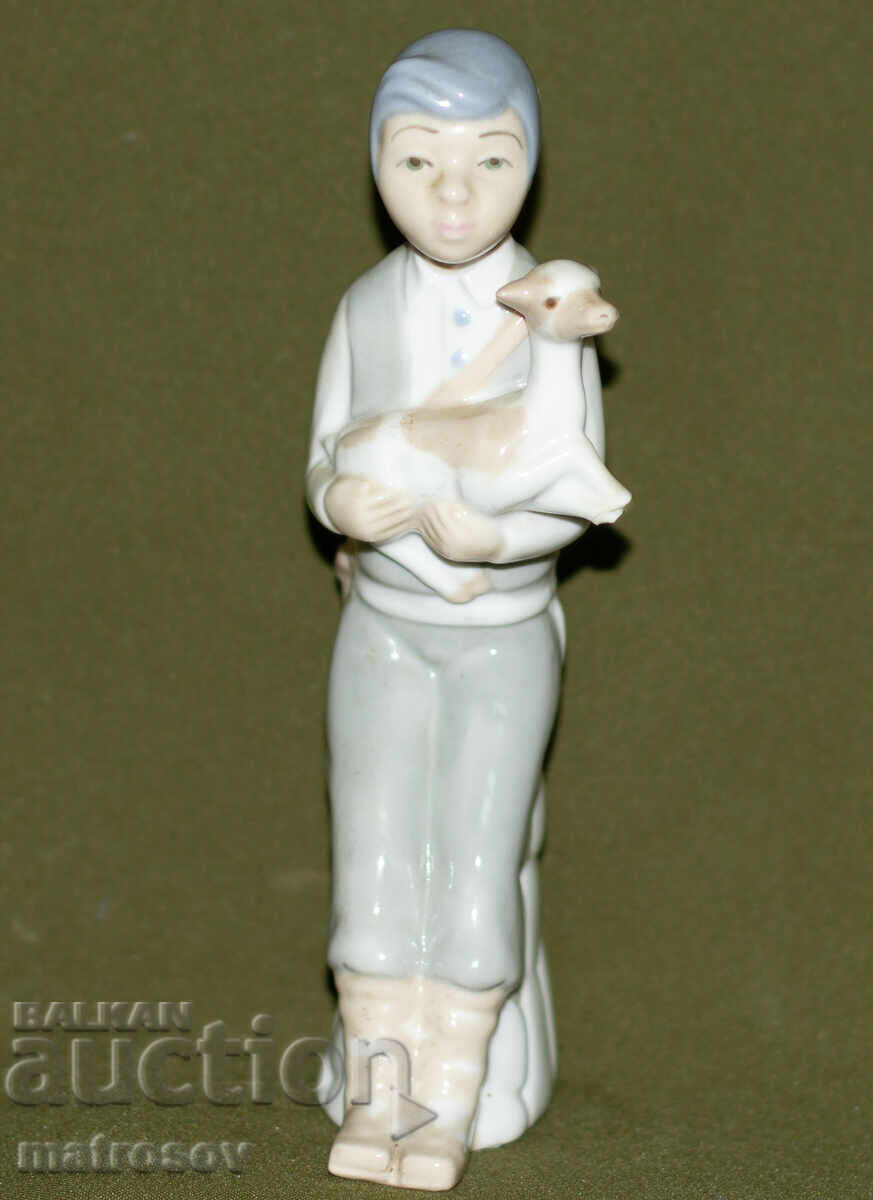 Παλαιό ισπανικό πορσελάνινο ειδώλιο αγοριού με κατσίκα