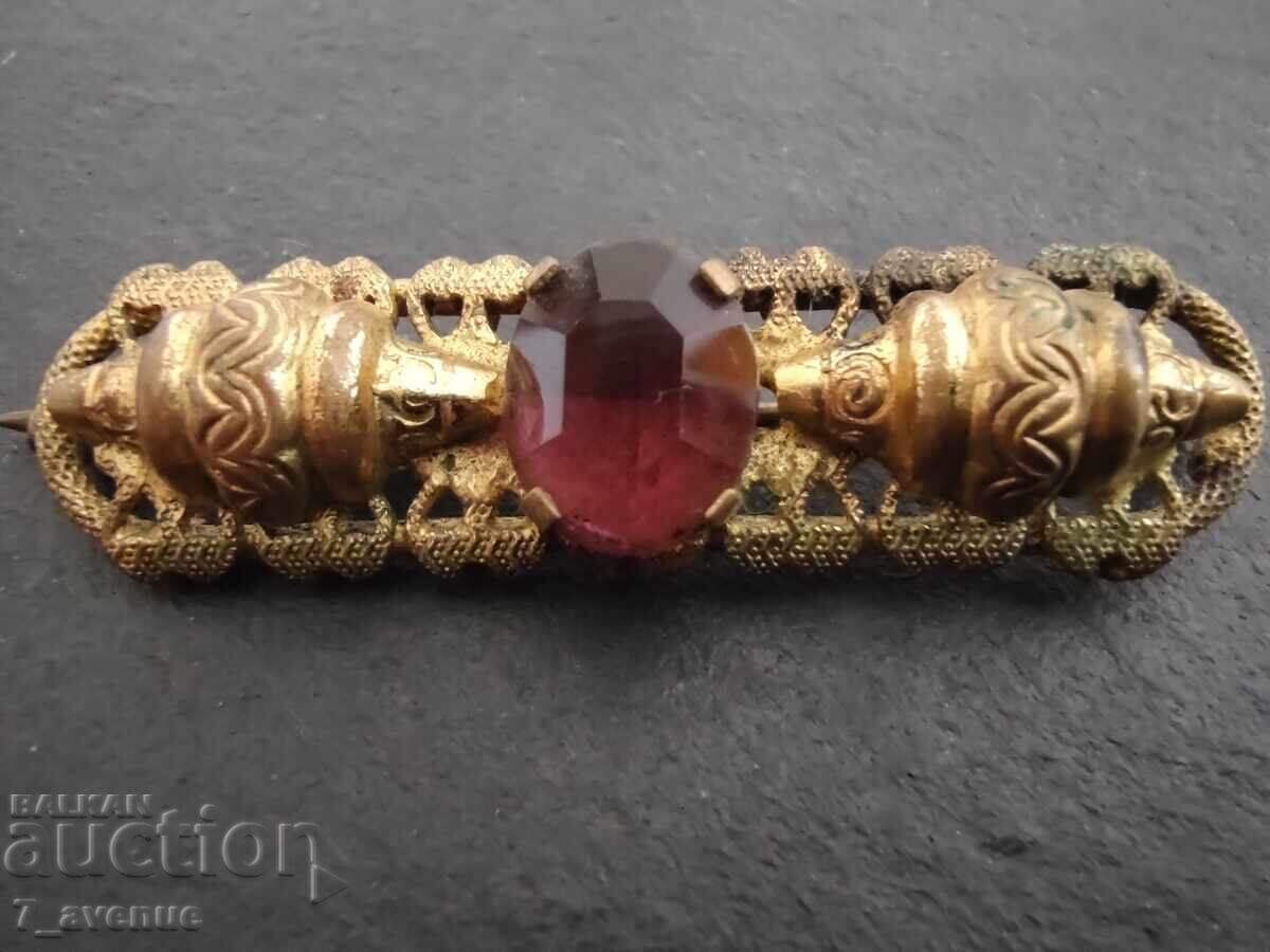 Delivery of Brooch, at least 100 years old 21.08.25