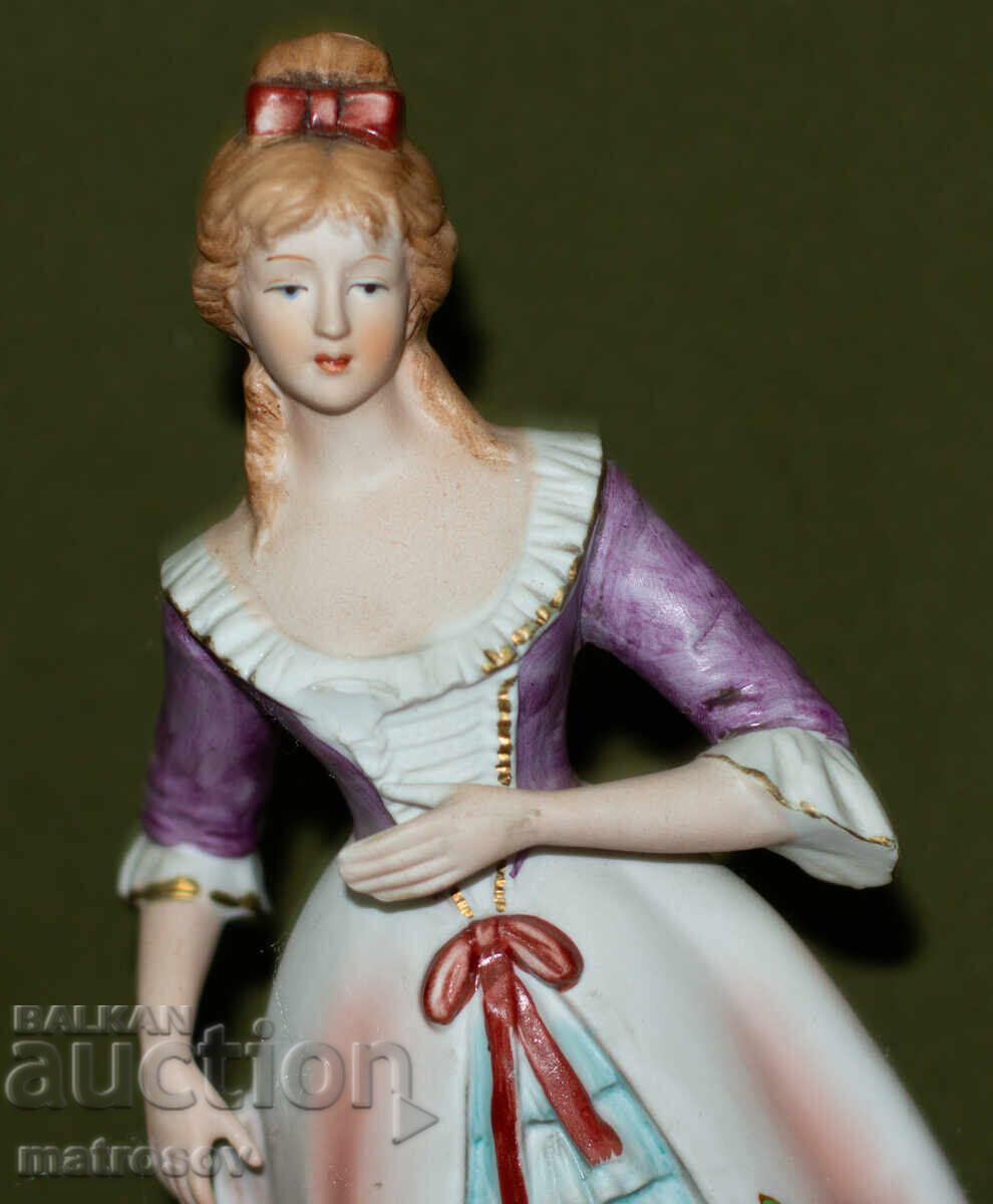 Аукцион Декоративна керамична статуетка на жена, ръчно рисувана