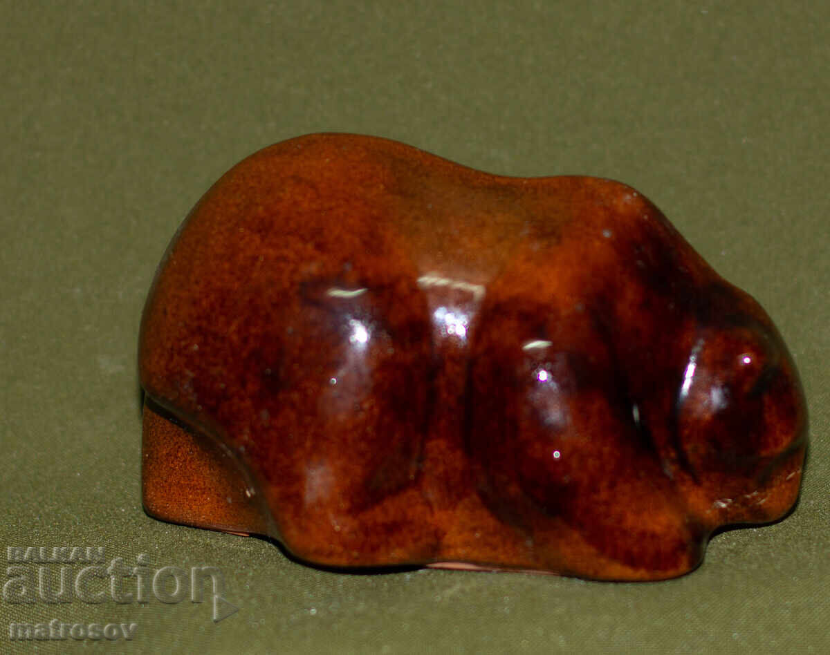 Auction  Decorative ceramic bear figurine