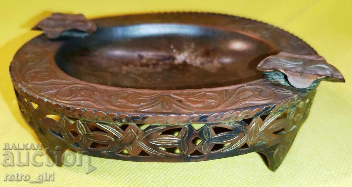Old ashtray with price 24.90 BGN | € 12.73