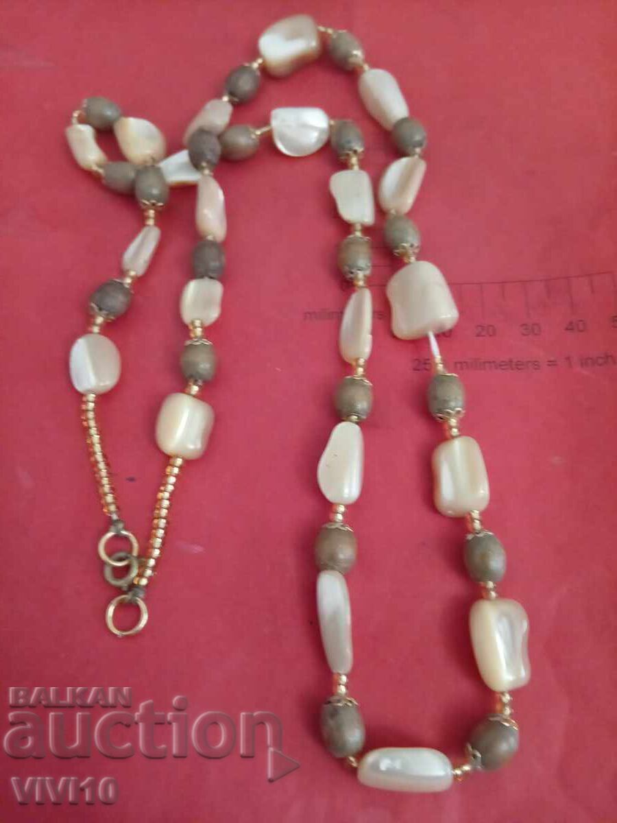 Αρχαίο κολιέ με μαργαριτάρι