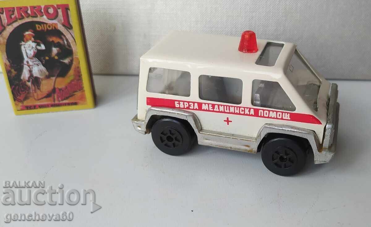 Παλιό λαμαρινένιο ασθενοφόρο - 5