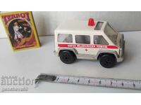 Стара ламаринена линейка Бърза помощ