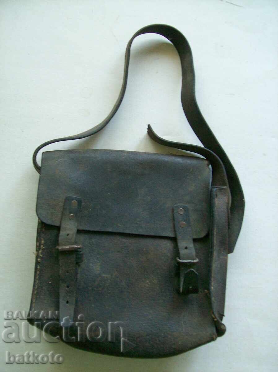 Παλιό μικρό σακίδιο χειριστή από τον Β' Παγκόσμιο Πόλεμο Παλιό μικρό σακίδιο χειριστή από τον Β' Παγκόσμιο Πόλεμο