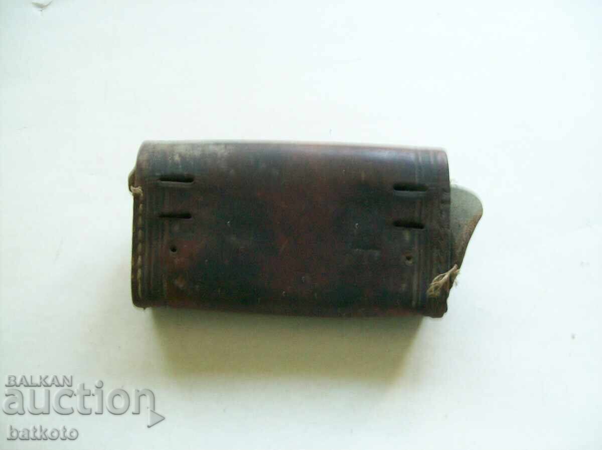 Παλιά τσάντα για ποδήλατο από φυσικό δέρμα - πρώιμη σοσιαλιστική με τιμή 8.00 BGN | € 4.09 Παλιά τσάντα για ποδήλατο από φυσικό δέρμα - πρώιμη σοσιαλιστική με τιμή 8.00 BGN | € 4.09