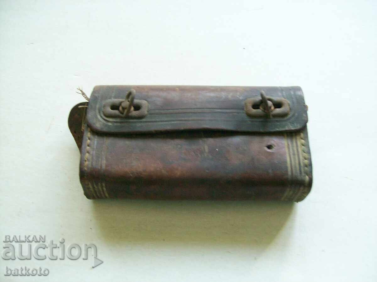 Παλιά τσάντα για ποδήλατο από φυσικό δέρμα - πρώιμη σοσιαλιστική Παλιά τσάντα για ποδήλατο από φυσικό δέρμα - πρώιμη σοσιαλιστική