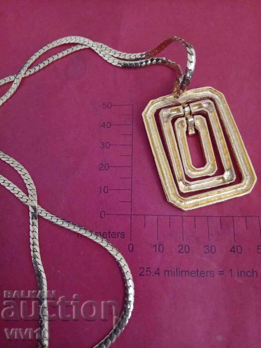 Αρχαίο κολιέ με πέτρες με τιμή 30.00 BGN | € 15.34