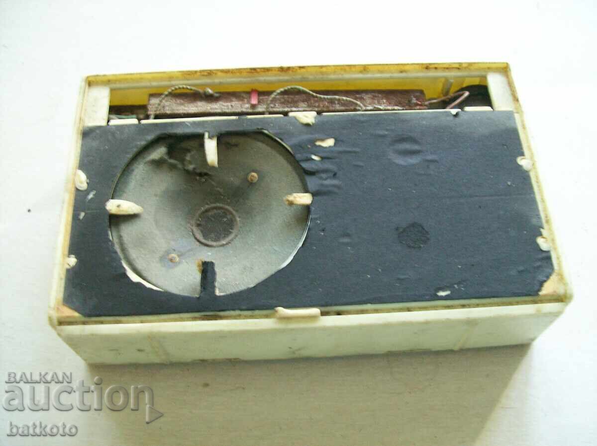 Primul tranzistor bulgar "Eho" pentru piese Primul tranzistor bulgar "Eho" pentru piese