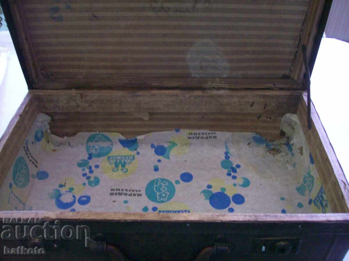 Auction  Old, well-preserved suitcase from before 09.09.1944 - 46/27/25 cm