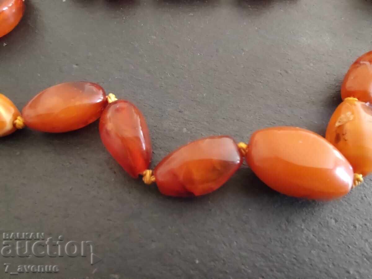 Δημοπρασία Γεωργιανό κολιέ από φυσικό κεχριμπάρι, τουλάχιστον 70 ετών 21.08.25