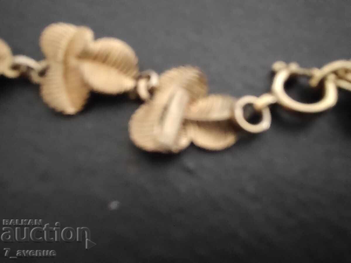 Γερδάνι, φυλλαράκια επιχρυσωμένα, τουλάχιστον 70 ετών 21.08.25 - 6 Γερδάνι, φυλλαράκια επιχρυσωμένα, τουλάχιστον 70 ετών 21.08.25 - 6