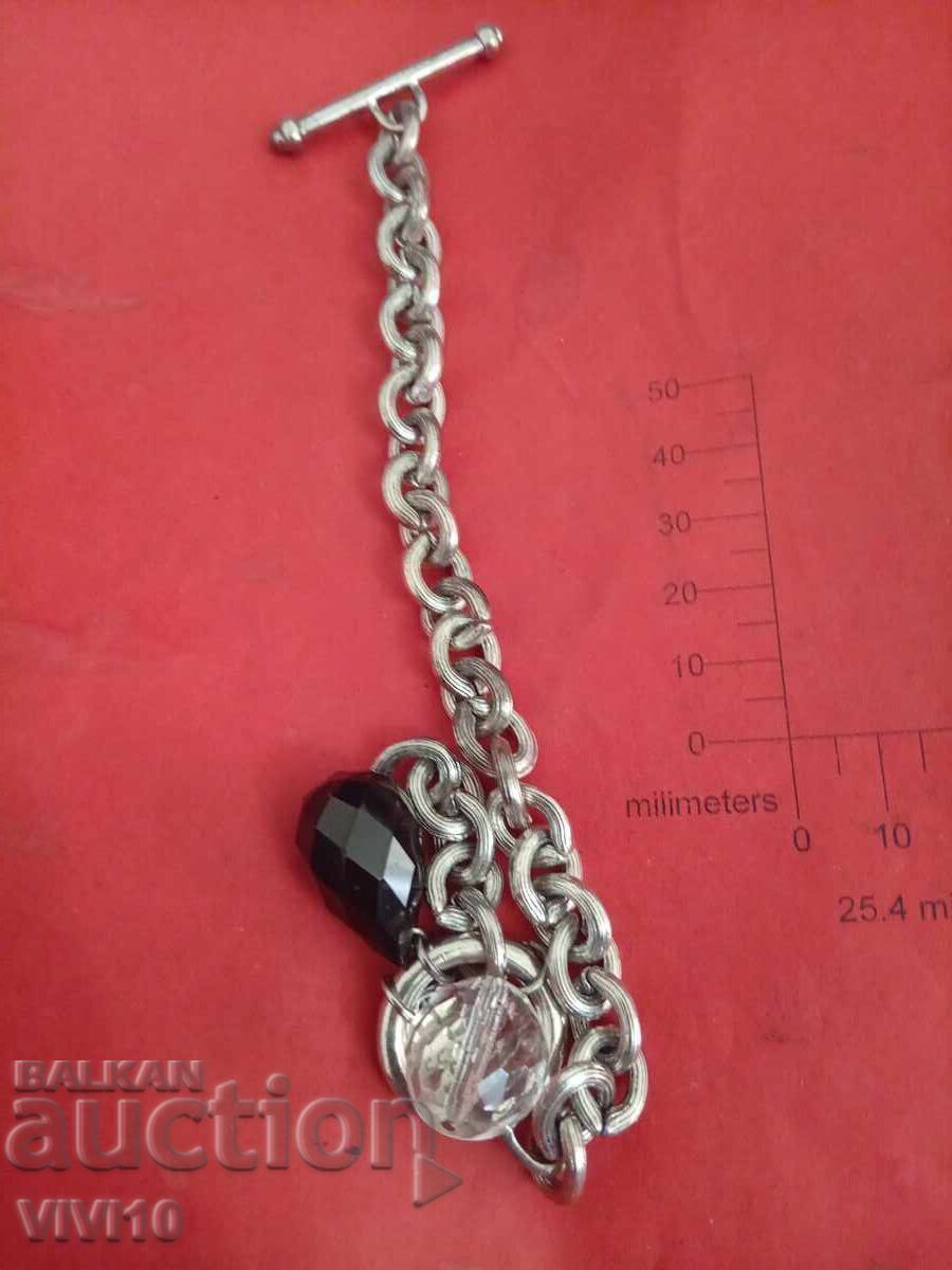 Brățară veche, de autor cu preț 30.00 BGN | € 15.34 Brățară veche, de autor cu preț 30.00 BGN | € 15.34