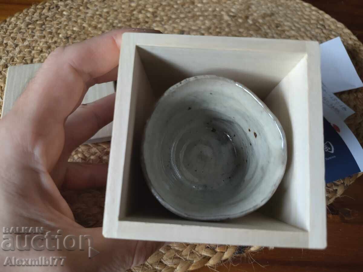 Delivery of Japanese ceramic sake cup