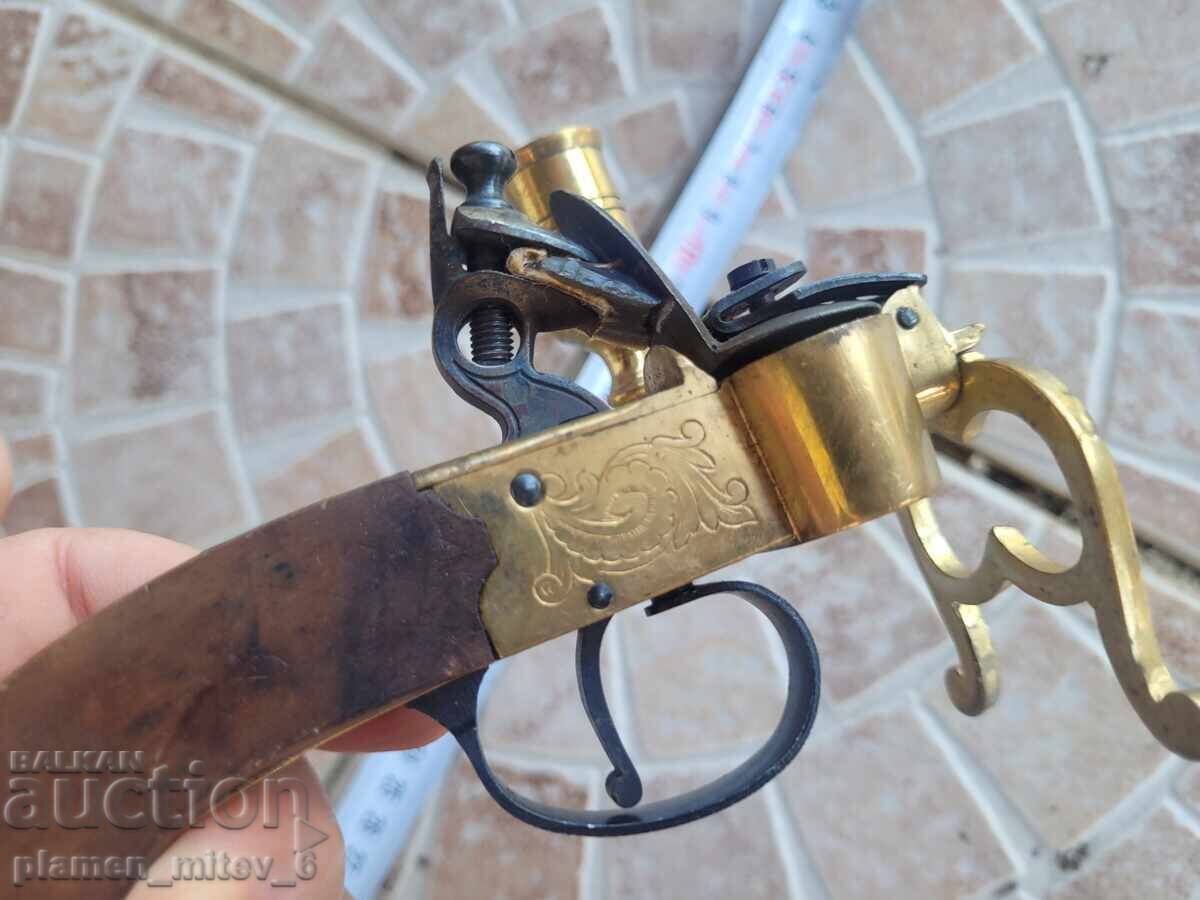 Πυρόλιθος αναπτήρας με τιμή 350.00 BGN | € 178.95