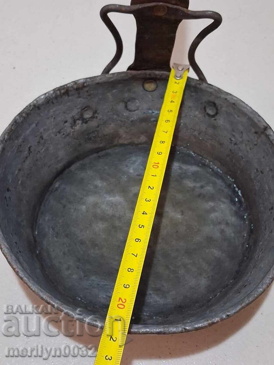 Delivery of Old copper pan, copper, tray, copper vessel Delivery of Old copper pan, copper, tray, copper vessel