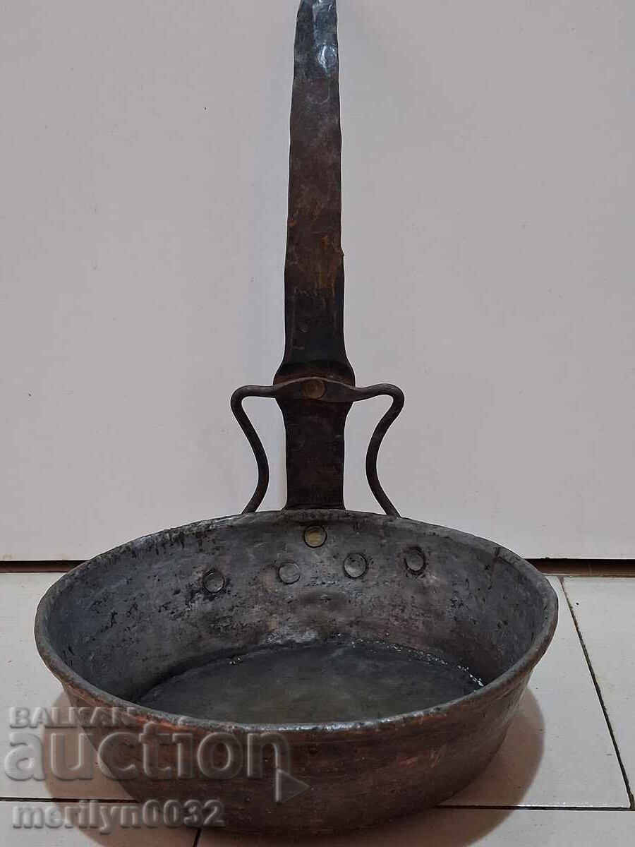 Old copper pan, copper, tray, copper vessel Old copper pan, copper, tray, copper vessel