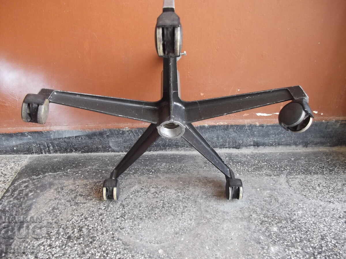 Rolling cross base with shock absorber for office chair - 5