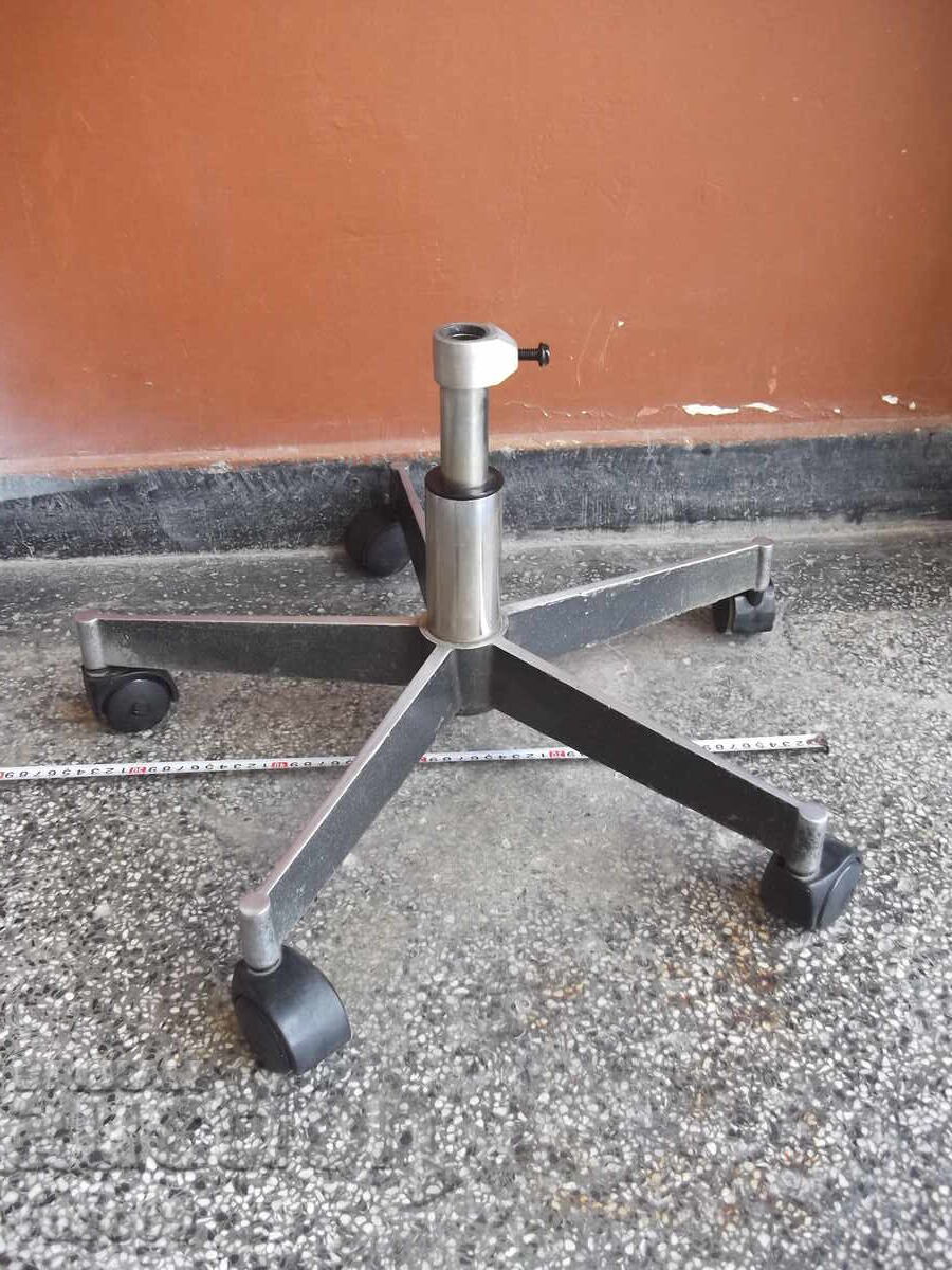 Bază metalică în stea cu roți și piston pentru scaun de birou