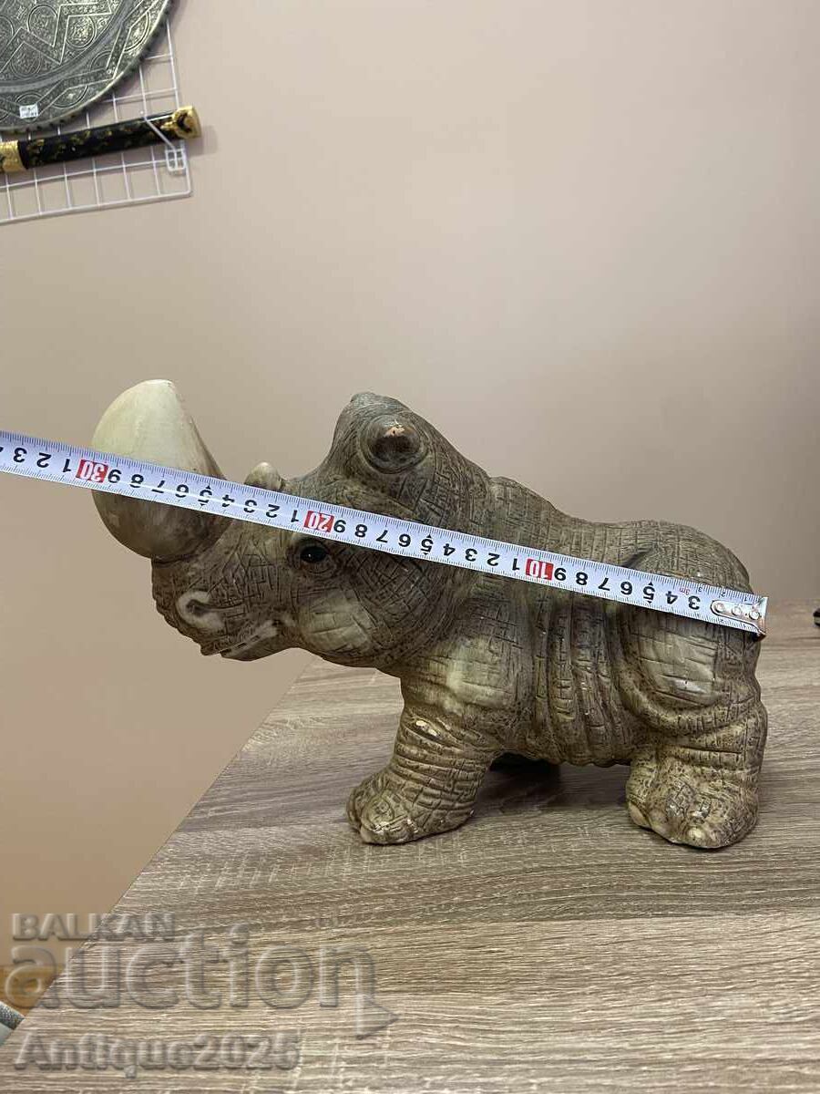 Auction Vintage ceramic rhinoceros figure Auction Vintage ceramic rhinoceros figure