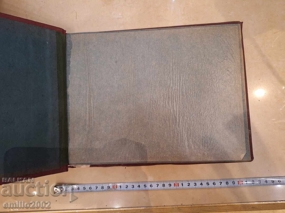 Album foto retro social cu preț 5.00 BGN | € 2.56