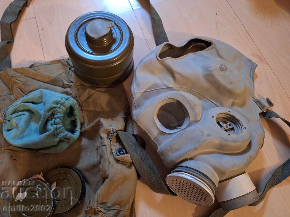 Аукцион Военен противогаз Н 2 в чанта