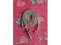 Lanț masiv de argint cu pandantiv. 61cm. Scot la licitație peste 100