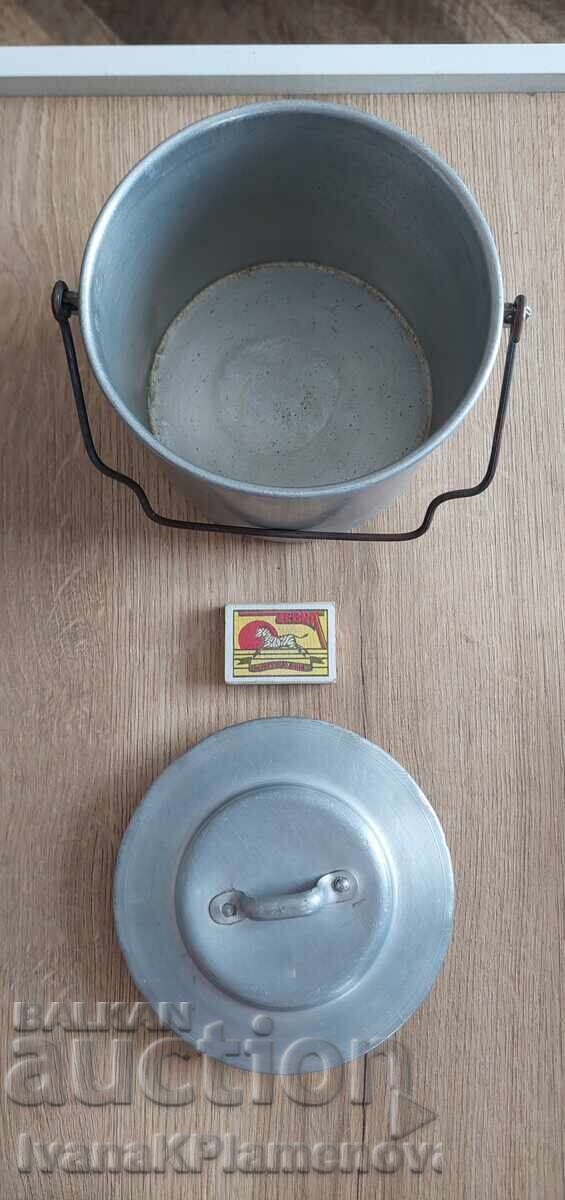 Oală de aluminiu din epoca comunistă pentru cunoscători - 6 Oală de aluminiu din epoca comunistă pentru cunoscători - 6