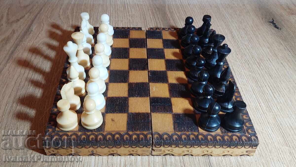 Delivery of Small chess for connoisseurs