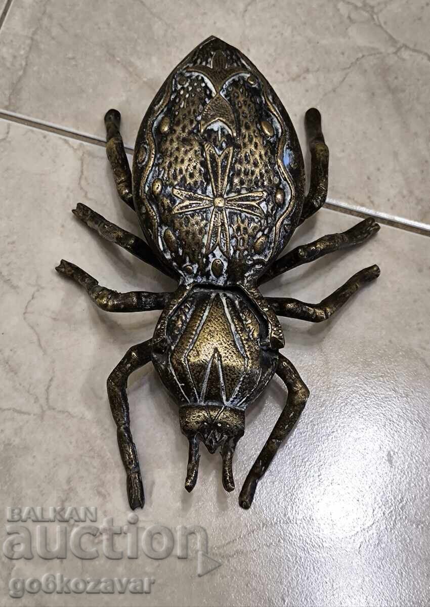 Gândac de alamă, păianjen, insectă, scrumieră, ornament!