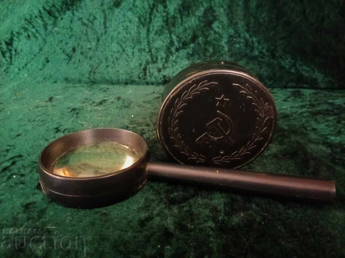 Σοβιετική μεγεθυντικός φακός