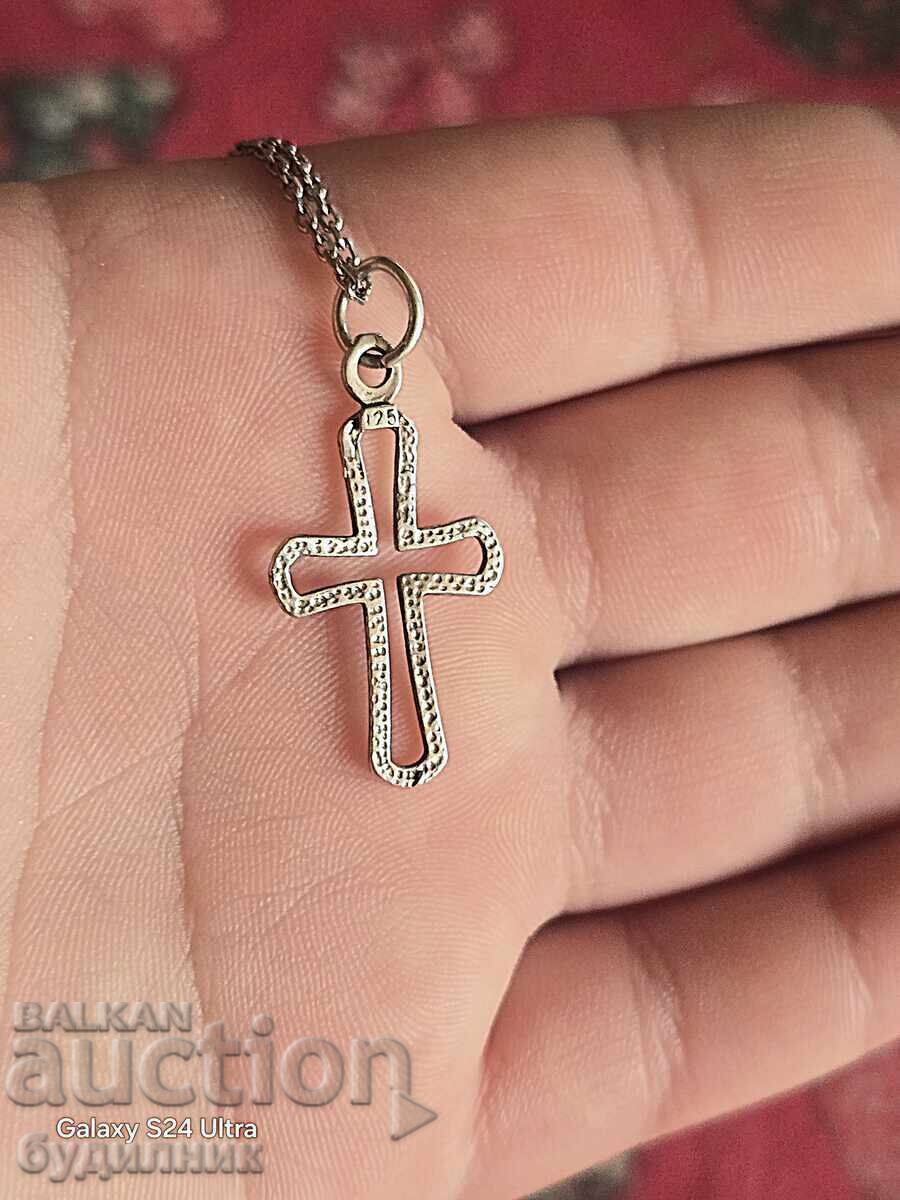 Auction Silver chain with cross. From 39 to 44cm. Listing over 100 Auctions Auction Silver chain with cross. From 39 to 44cm. Listing over 100 Auctions