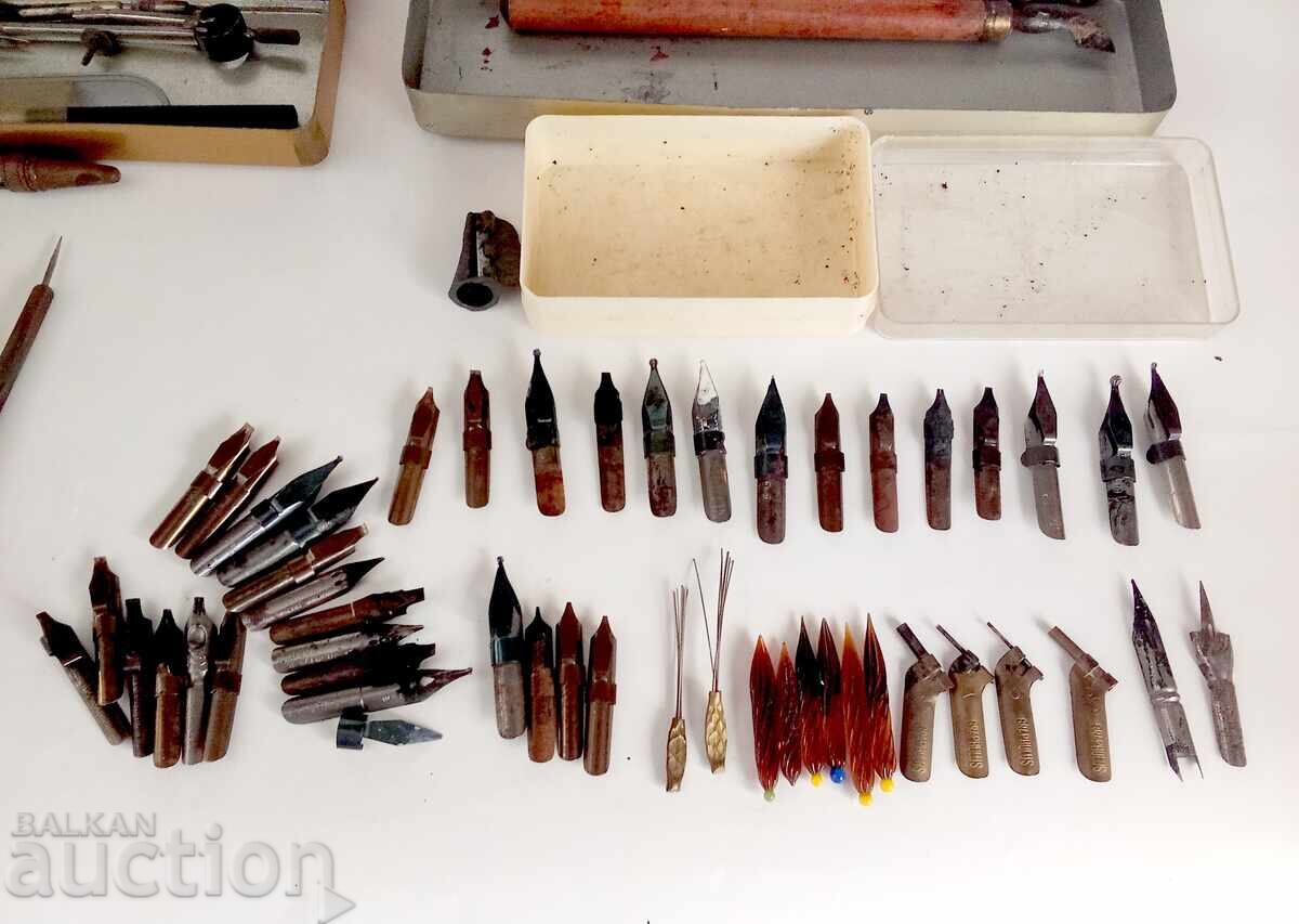 Lot of writing waxes and other items with price 65.00 BGN | € 33.23