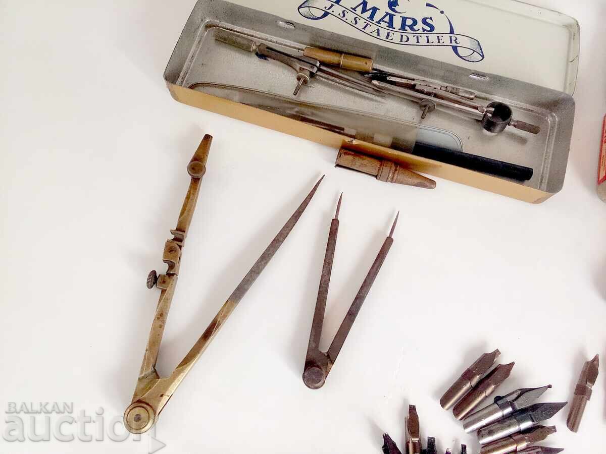 Lot of writing waxes and other items - 5