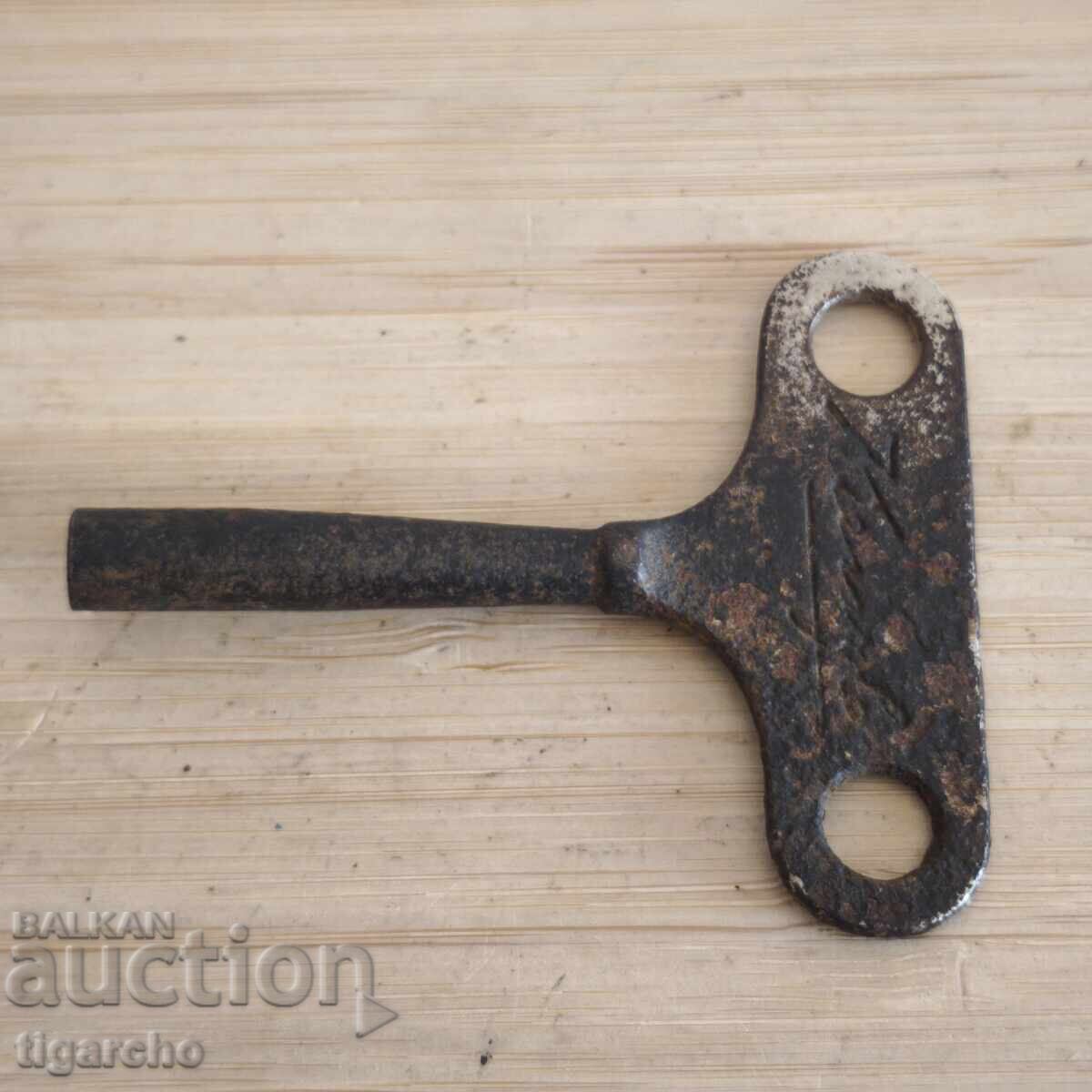 Κλειδί ρολογιού τοίχου με τιμή 25.00 BGN | € 12.78