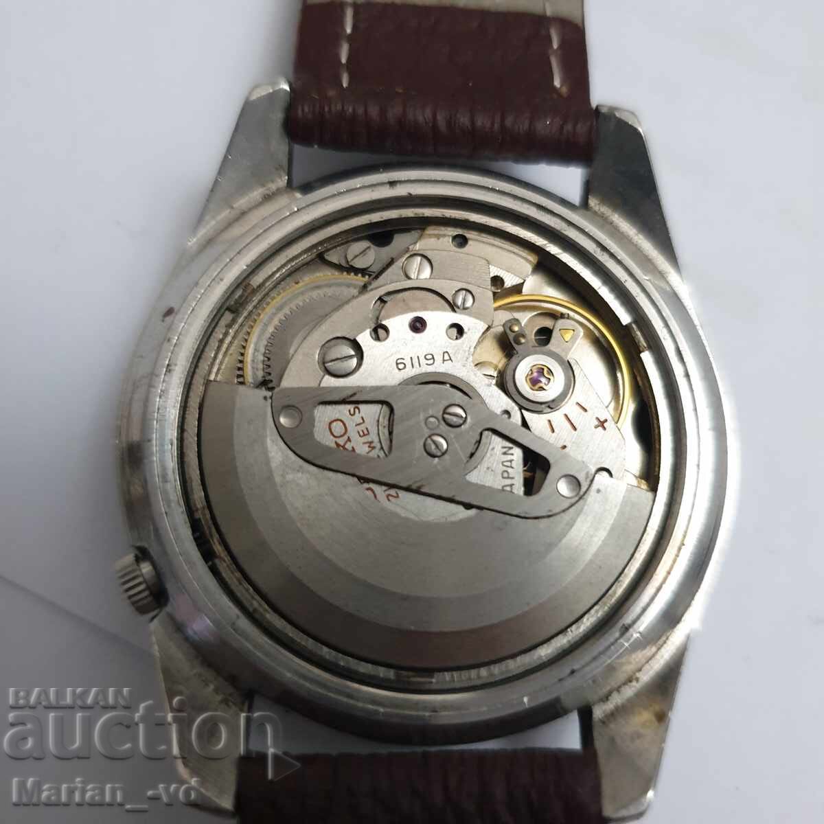 Delivery of Vintage Seiko 5 automatic watch from the 60s and 70s