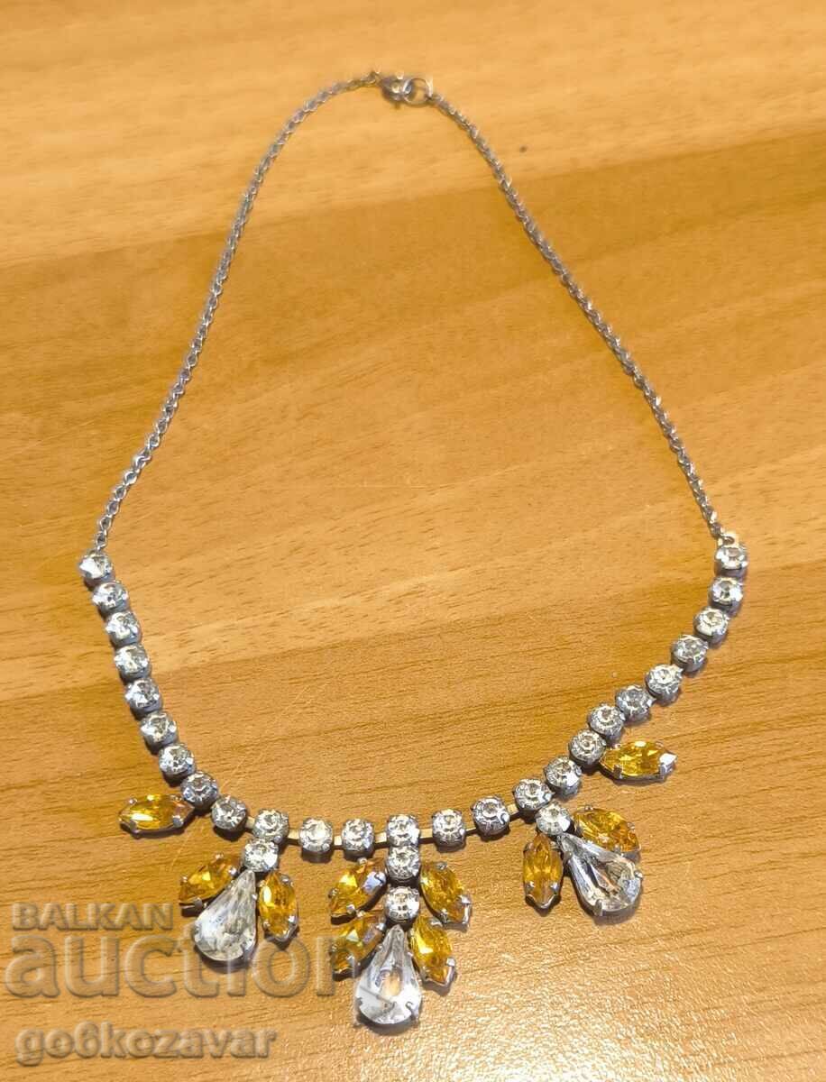 Colier vintage cu cristale din anii '60 Colier vintage cu cristale din anii '60